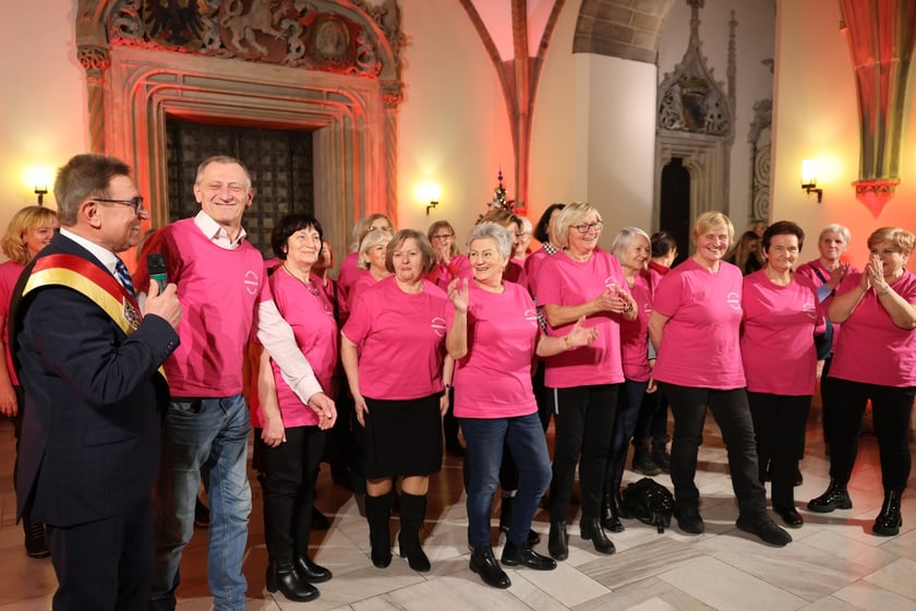 Uroczystość we wrocławskim starym Ratuszu, podczas której podziękowania za pracę na rzecz seniorów odebrało ponad 30 zaangażowanych społecznie wrocławian i wrocławianek.