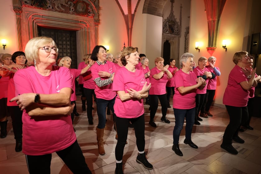 Uroczystość we wrocławskim starym Ratuszu, podczas której podziękowania za pracę na rzecz seniorów odebrało ponad 30 zaangażowanych społecznie wrocławian i wrocławianek.