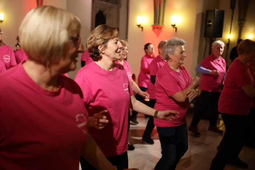 Uroczystość we wrocławskim starym Ratuszu, podczas której podziękowania za pracę na rzecz seniorów odebrało ponad 30 zaangażowanych społecznie wrocławian i wrocławianek.