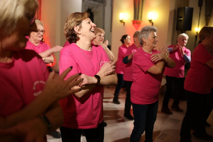 Uroczystość we wrocławskim starym Ratuszu, podczas której podziękowania za pracę na rzecz seniorów odebrało ponad 30 zaangażowanych społecznie wrocławian i wrocławianek.