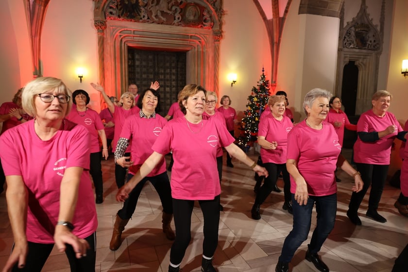 Uroczystość we wrocławskim starym Ratuszu, podczas której podziękowania za pracę na rzecz seniorów odebrało ponad 30 zaangażowanych społecznie wrocławian i wrocławianek.