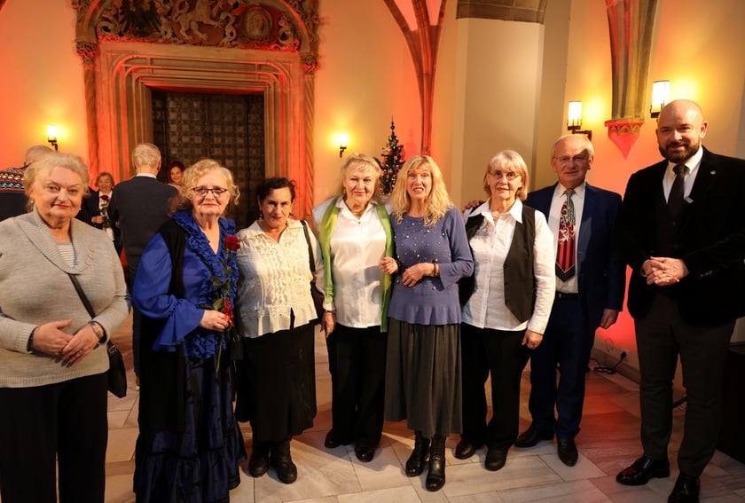 Uroczystość we wrocławskim starym Ratuszu, podczas której podziękowania za pracę na rzecz seniorów odebrało ponad 30 zaangażowanych społecznie wrocławian i wrocławianek.