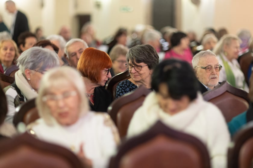 Uroczystość we wrocławskim starym Ratuszu, podczas której podziękowania za pracę na rzecz seniorów odebrało ponad 30 zaangażowanych społecznie wrocławian i wrocławianek.