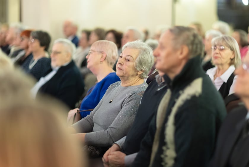 Uroczystość we wrocławskim starym Ratuszu, podczas której podziękowania za pracę na rzecz seniorów odebrało ponad 30 zaangażowanych społecznie wrocławian i wrocławianek.