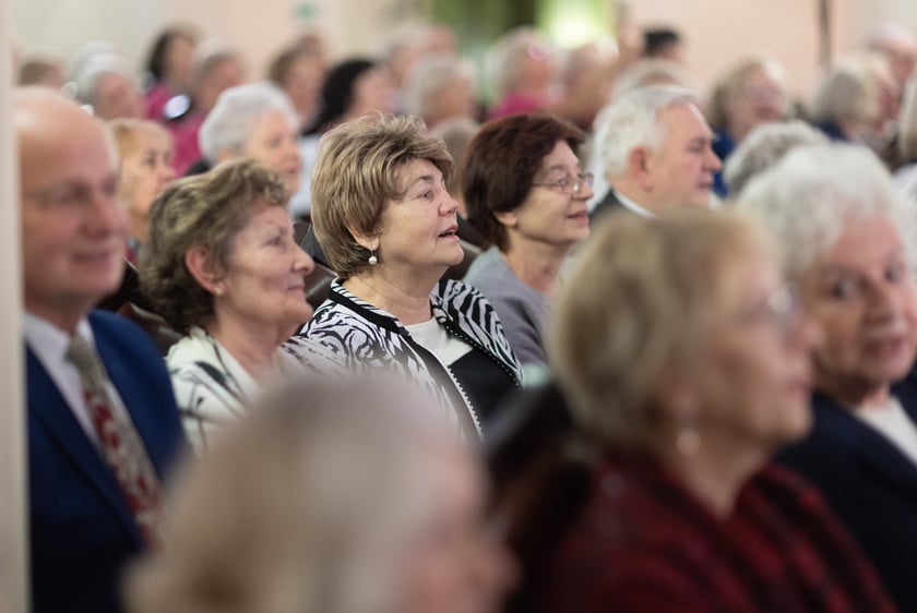 Uroczystość we wrocławskim starym Ratuszu, podczas której podziękowania za pracę na rzecz seniorów odebrało ponad 30 zaangażowanych społecznie wrocławian i wrocławianek.