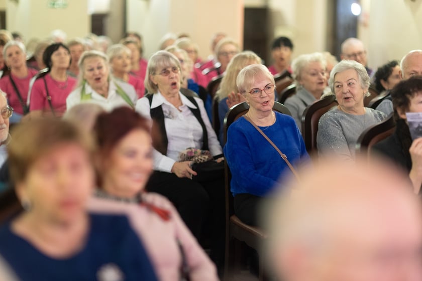 Uroczystość we wrocławskim starym Ratuszu, podczas której podziękowania za pracę na rzecz seniorów odebrało ponad 30 zaangażowanych społecznie wrocławian i wrocławianek.