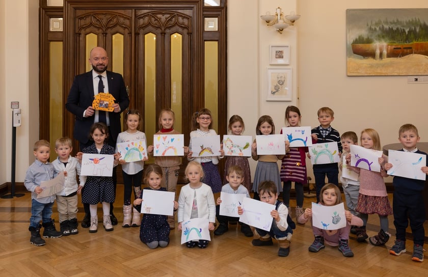 Dzieci z Przedszkola Niepublicznego &bdquo;Dzielne dzieciaki'&rdquo;, przy ul. Sołtysowickiej 59A, 30 dzieci (w wieku 3&ndash;7 lat)