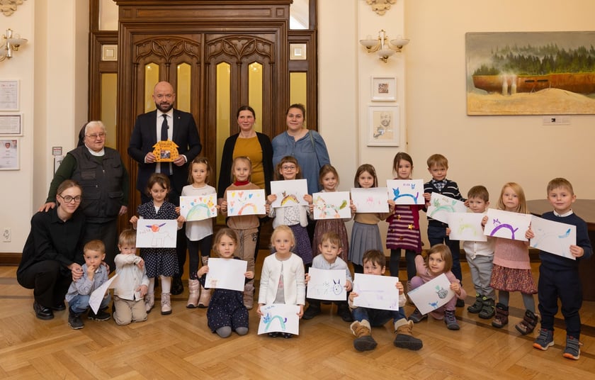 Dzieci z Przedszkola Niepublicznego &bdquo;Dzielne dzieciaki'&rdquo;, przy ul. Sołtysowickiej 59A, 30 dzieci (w wieku 3&ndash;7 lat)