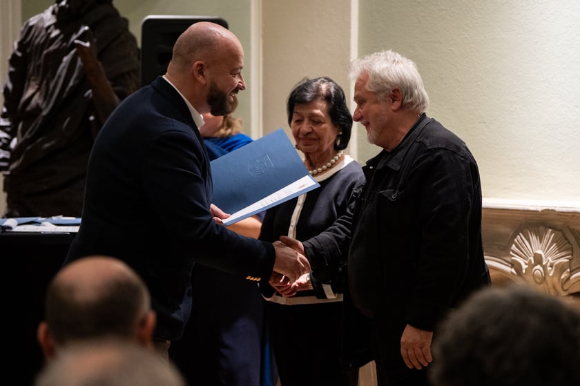 Uroczystość, której gospodarzem był prezydent Wrocławia Jacek Sutryk, była okazją do podziękowania za wkład w rozwój dialogu międzykulturowego we Wrocławiu.