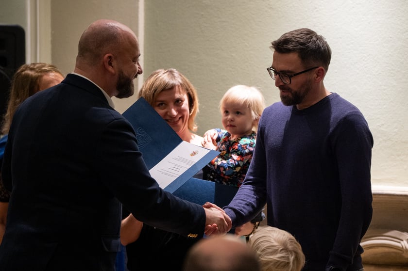 Uroczystość, której gospodarzem był prezydent Wrocławia Jacek Sutryk, była okazją do podziękowania za wkład w rozwój dialogu międzykulturowego we Wrocławiu.