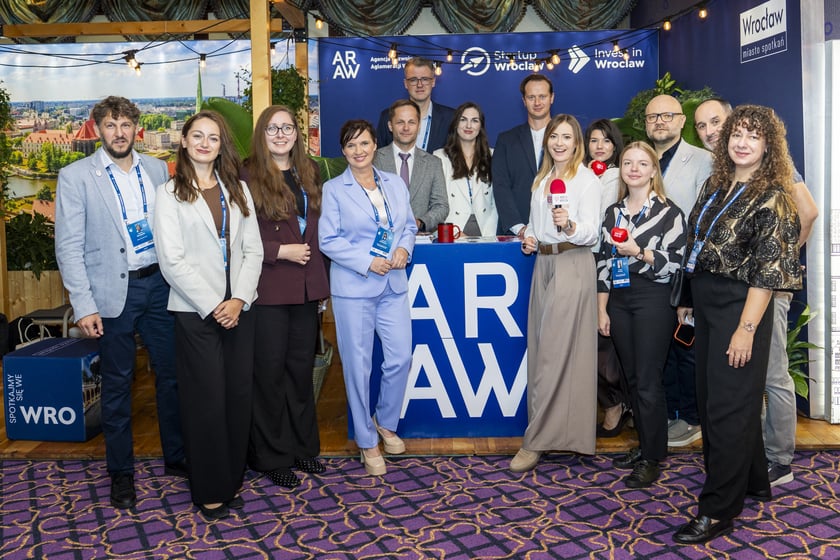 Stoisko Agencji Rozwoju Aglomeracji Wrocławskiej na Forum Ekonomicznym w Karpaczu.