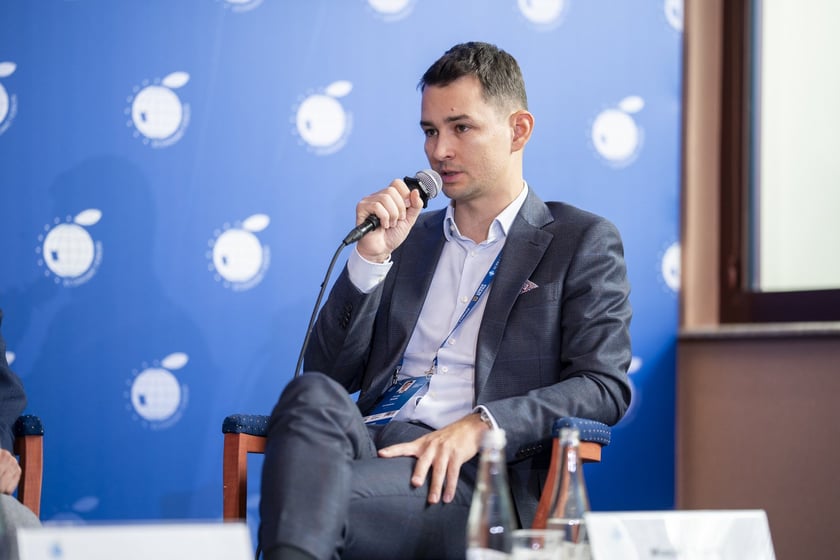 Maciej Szott, prezes GoToSmith podczas panelu „Wrocławski Ekosystem 2030. Od doliny outsourcingu do hubu DeepTech w sercu Europy”, Forum Ekonomiczne w Karpaczu, 9 września 2026 r.
