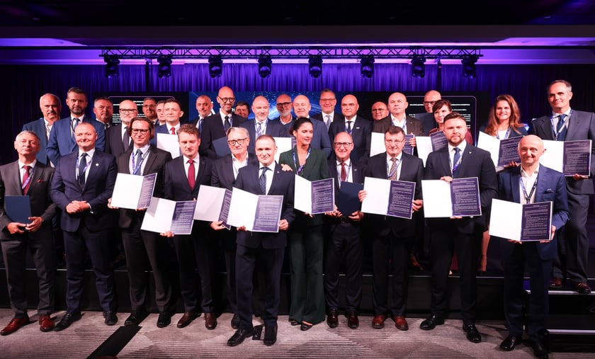 Sygnatariusze deklaracji na rzecz „Dolnośląskiego Paktu dla Energii, Przemysłu i Globalnych Inwestycji”.