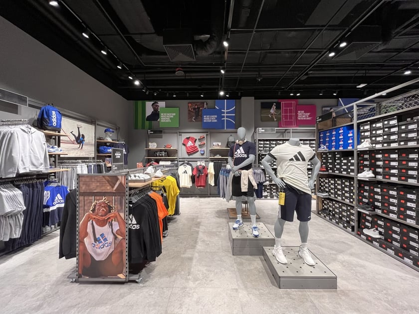 Adidas w centrum handlowym Wrocław Fashion Outlet (dawne Factory) przy ul Granicznej