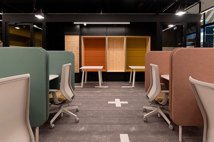 Centrum handlowe Aleja Bielany oferuje biura coworkingowe
