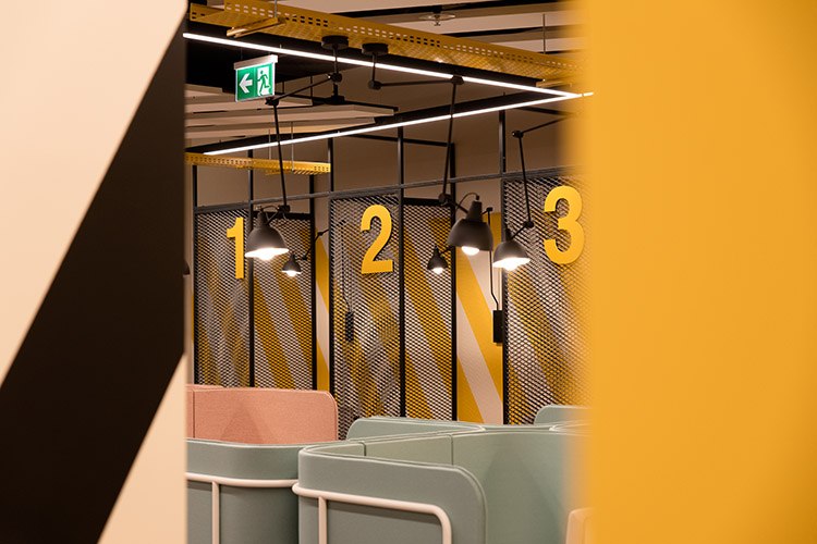 Centrum handlowe Aleja Bielany oferuje biura coworkingowe