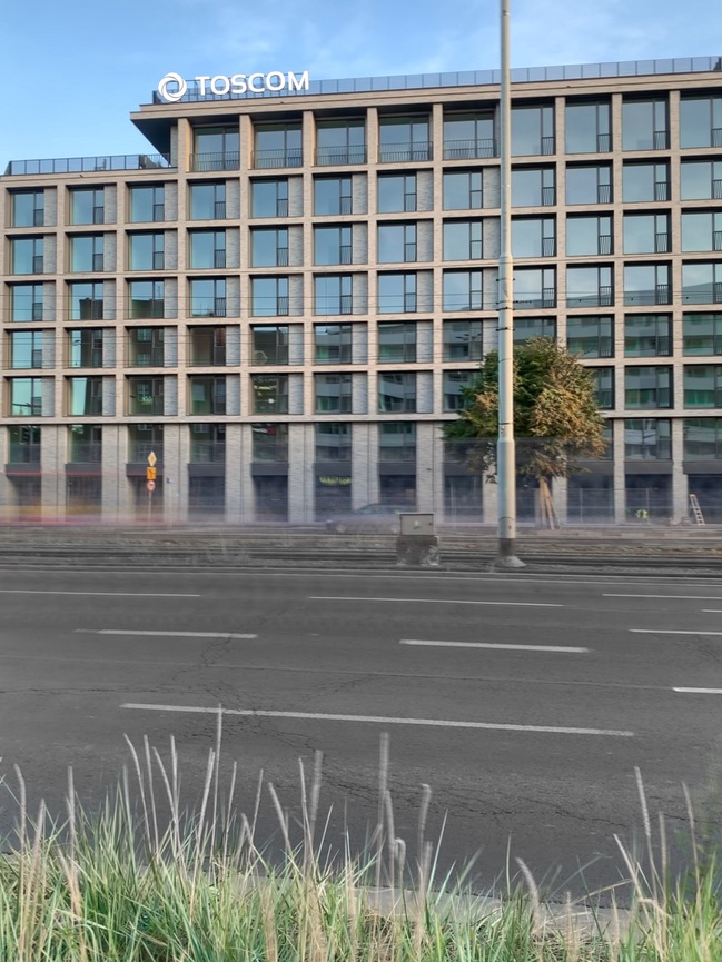 Nowy, wrocławski apartamentowiec znajduje się przy ulicy Romualda Traugutta