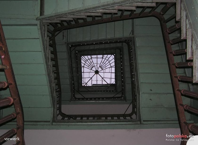 Fantazyjnie zakręcone i przepięknie wykonane ? schody we wrocławskich kamienicach i budynkach użyteczności publicznej