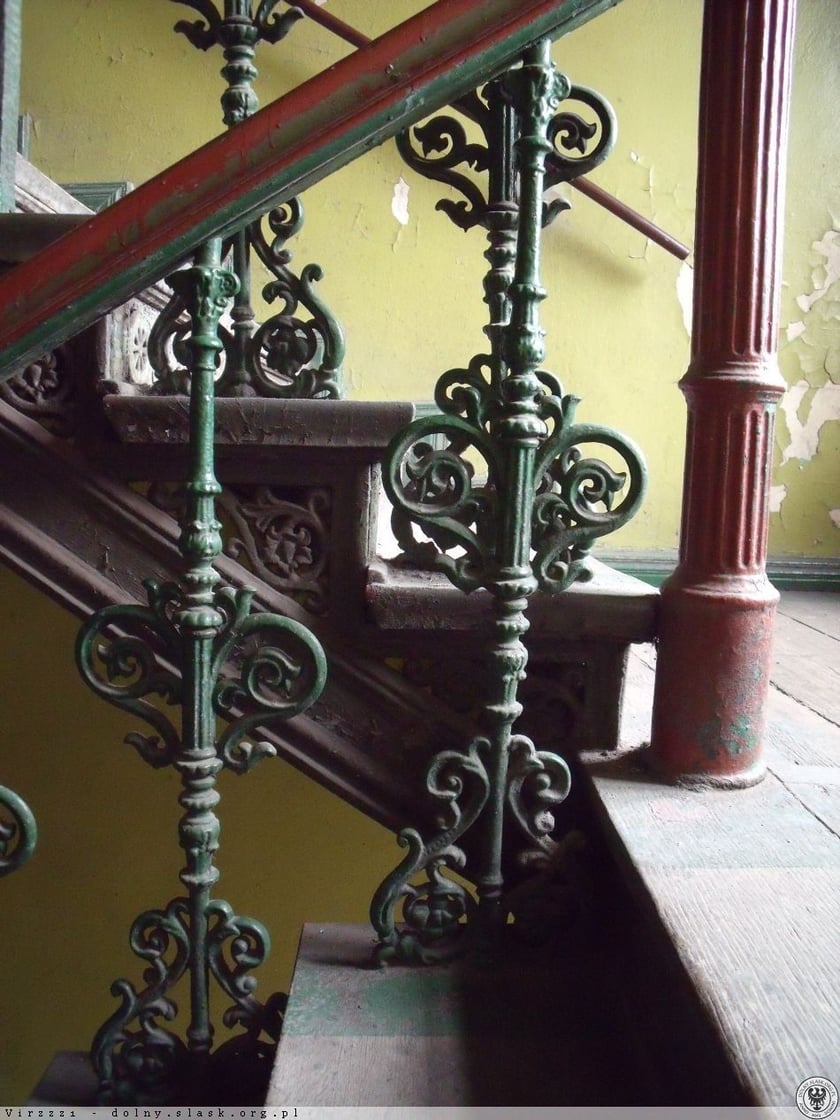 Fantazyjnie zakręcone i przepięknie wykonane ? schody we wrocławskich kamienicach i budynkach użyteczności publicznej