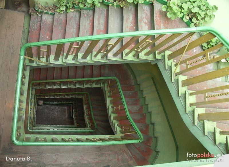 Fantazyjnie zakręcone i przepięknie wykonane ? schody we wrocławskich kamienicach i budynkach użyteczności publicznej