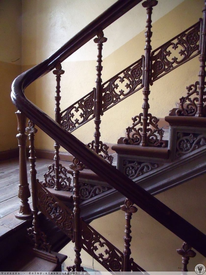 Fantazyjnie zakręcone i przepięknie wykonane ? schody we wrocławskich kamienicach i budynkach użyteczności publicznej