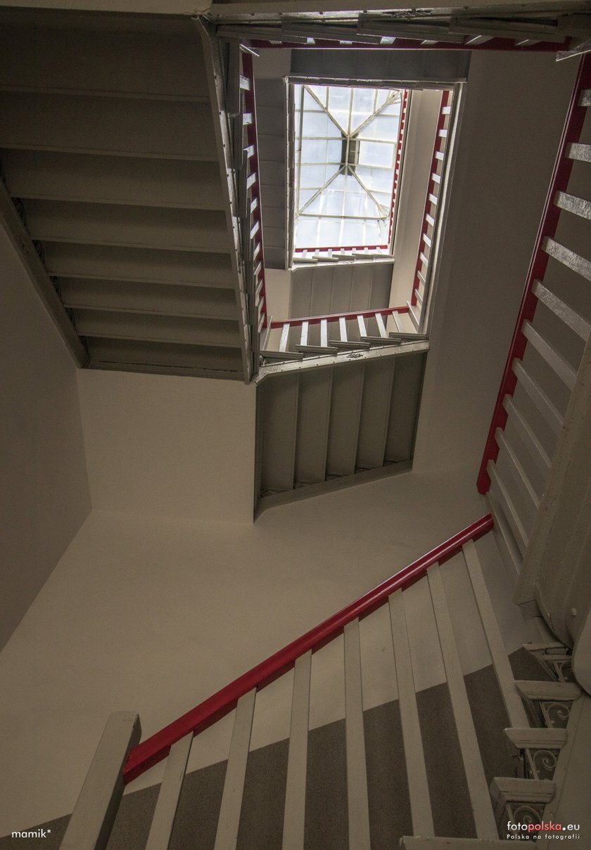 Fantazyjnie zakręcone i przepięknie wykonane ? schody we wrocławskich kamienicach i budynkach użyteczności publicznej