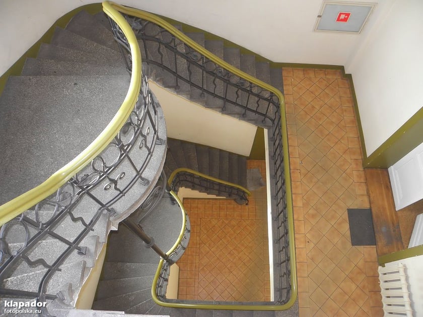 Fantazyjnie zakręcone i przepięknie wykonane ? schody we wrocławskich kamienicach i budynkach użyteczności publicznej