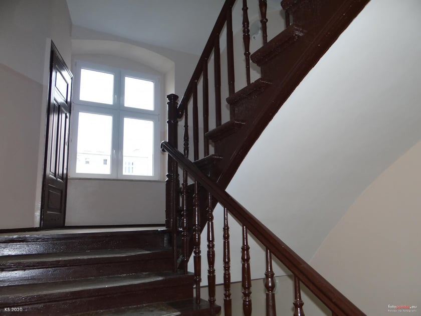 Fantazyjnie zakręcone i przepięknie wykonane ? schody we wrocławskich kamienicach i budynkach użyteczności publicznej