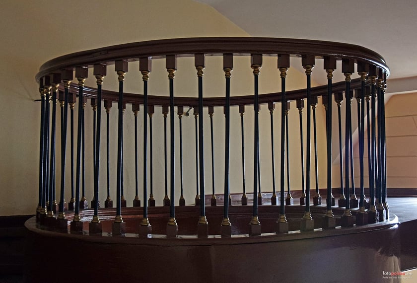 Fantazyjnie zakręcone i przepięknie wykonane ? schody we wrocławskich kamienicach i budynkach użyteczności publicznej