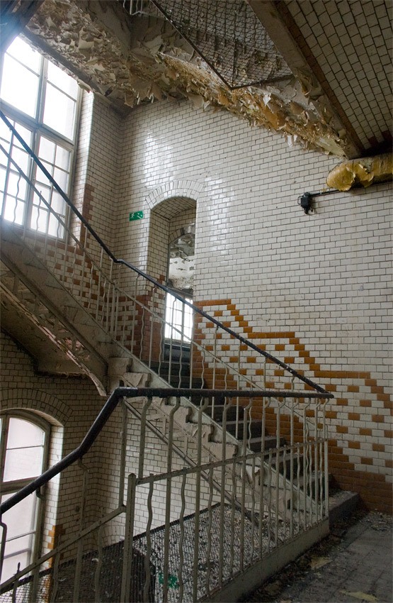 Fantazyjnie zakręcone i przepięknie wykonane ? schody we wrocławskich kamienicach i budynkach użyteczności publicznej