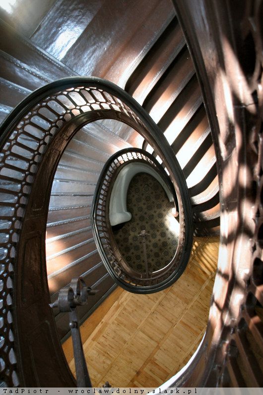 Fantazyjnie zakręcone i przepięknie wykonane ? schody we wrocławskich kamienicach i budynkach użyteczności publicznej