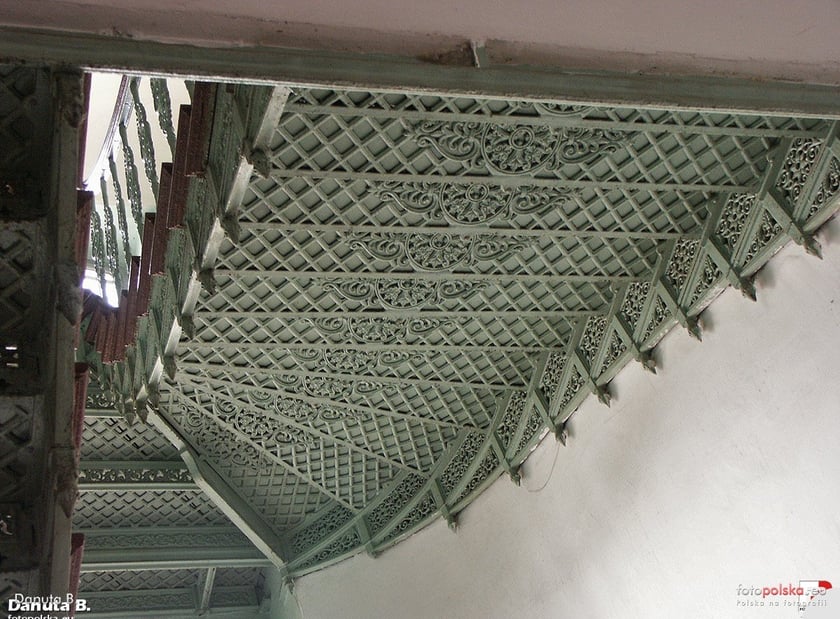 Fantazyjnie zakręcone i przepięknie wykonane ? schody we wrocławskich kamienicach i budynkach użyteczności publicznej