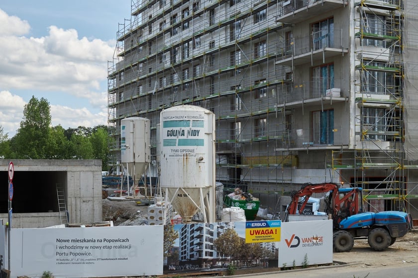 Tak powstaje Port Popowice - jedna z największych nadodrzańskich j inwestycji we Wrocławiu