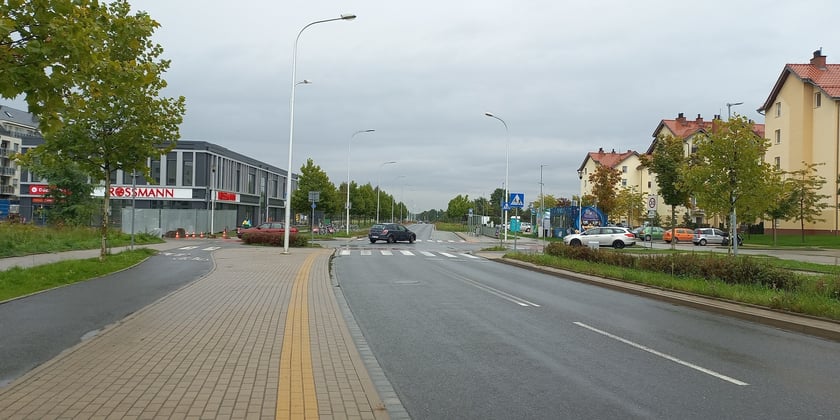 Centrum handlowo-usługowe przy ul. Wojanowskiej na Stabłowicach: sklepy, lokale usługowe