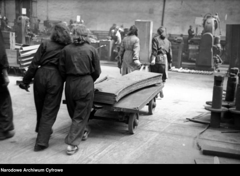 Kobiety pracujące w Pafawagu. Rok 1950.