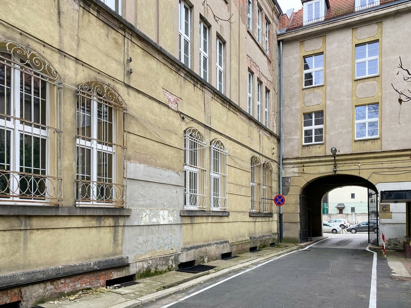 Dawna Poczta Paczkowa i Telegraf pod adresem ul. Purykiniego 2 we Wrocławiu