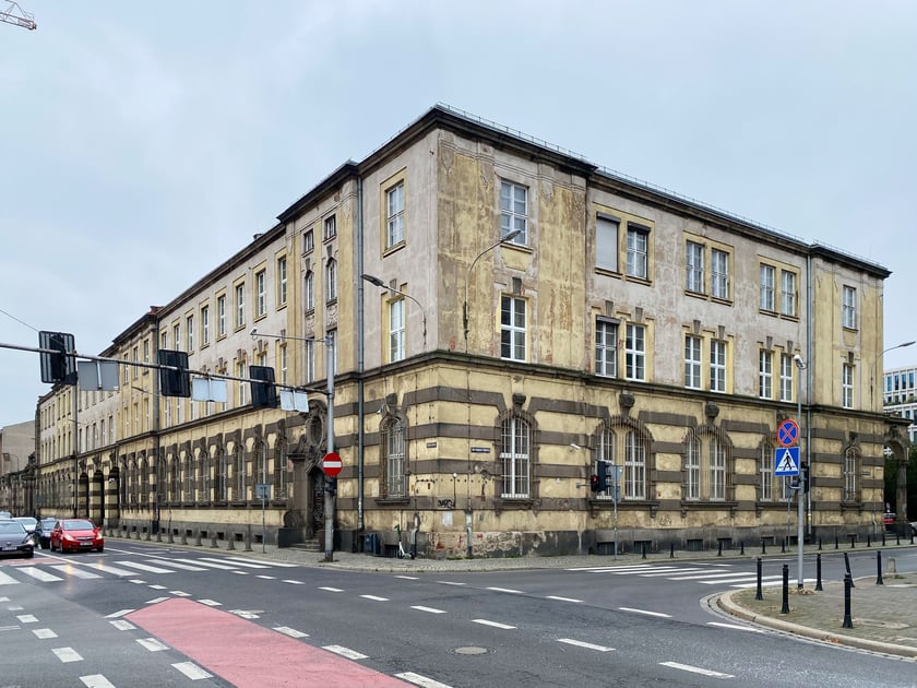 Dawna Poczta Paczkowa i Telegraf pod adresem ul. Purykiniego 2 we Wrocławiu