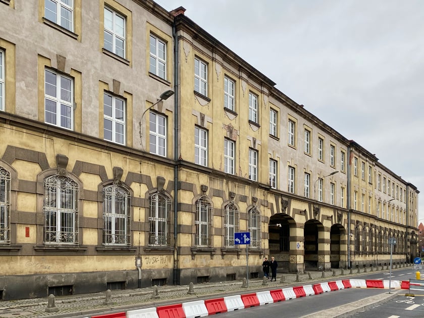 Dawna Poczta Paczkowa i Telegraf pod adresem ul. Purykiniego 2 we Wrocławiu