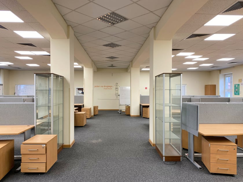 Dawna Poczta Paczkowa i Telegraf pod adresem ul. Purykiniego 2 we Wrocławiu