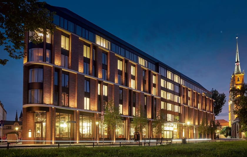 Na zdjęciu hotel The Bridge Wrocław MGallery na Ostrowie Tumskim