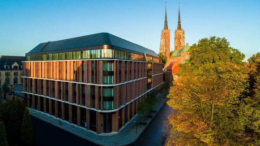 Na zdjęciu hotel The Bridge Wrocław MGallery na Ostrowie Tumskim