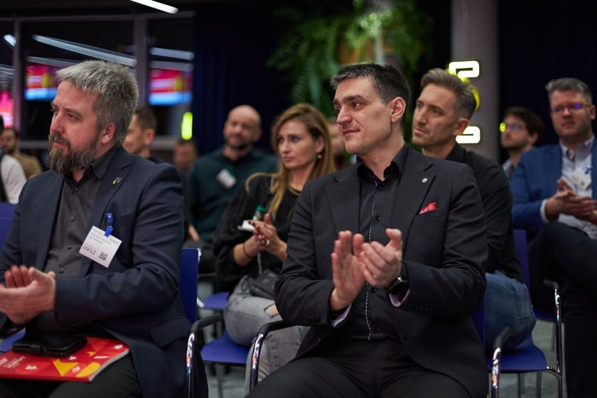 Na zdjęciu uczestnicy spotkania. W piątek, 9 grudnia br., w siedzibie Google we Wrocławiu zaprezentowano najbardziej wyczekiwaną publikację polskiej branży startupowej, czyli najnowszy raport ?Polskie Startupy 2022?.