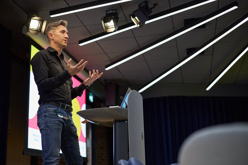 Na zdjęciu uczestnicy spotkania. W piątek, 9 grudnia br., w siedzibie Google we Wrocławiu zaprezentowano najbardziej wyczekiwaną publikację polskiej branży startupowej, czyli najnowszy raport ?Polskie Startupy 2022?.