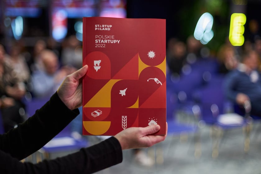 Na zdjęciu uczestnicy spotkania. W piątek, 9 grudnia br., w siedzibie Google we Wrocławiu zaprezentowano najbardziej wyczekiwaną publikację polskiej branży startupowej, czyli najnowszy raport ?Polskie Startupy 2022?.