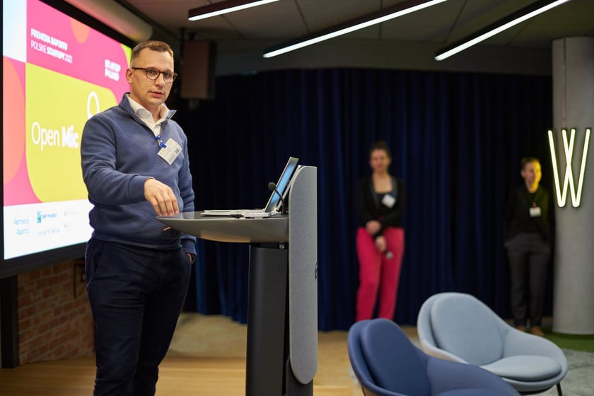 Na zdjęciu uczestnicy spotkania. W piątek, 9 grudnia br., w siedzibie Google we Wrocławiu zaprezentowano najbardziej wyczekiwaną publikację polskiej branży startupowej, czyli najnowszy raport ?Polskie Startupy 2022?.