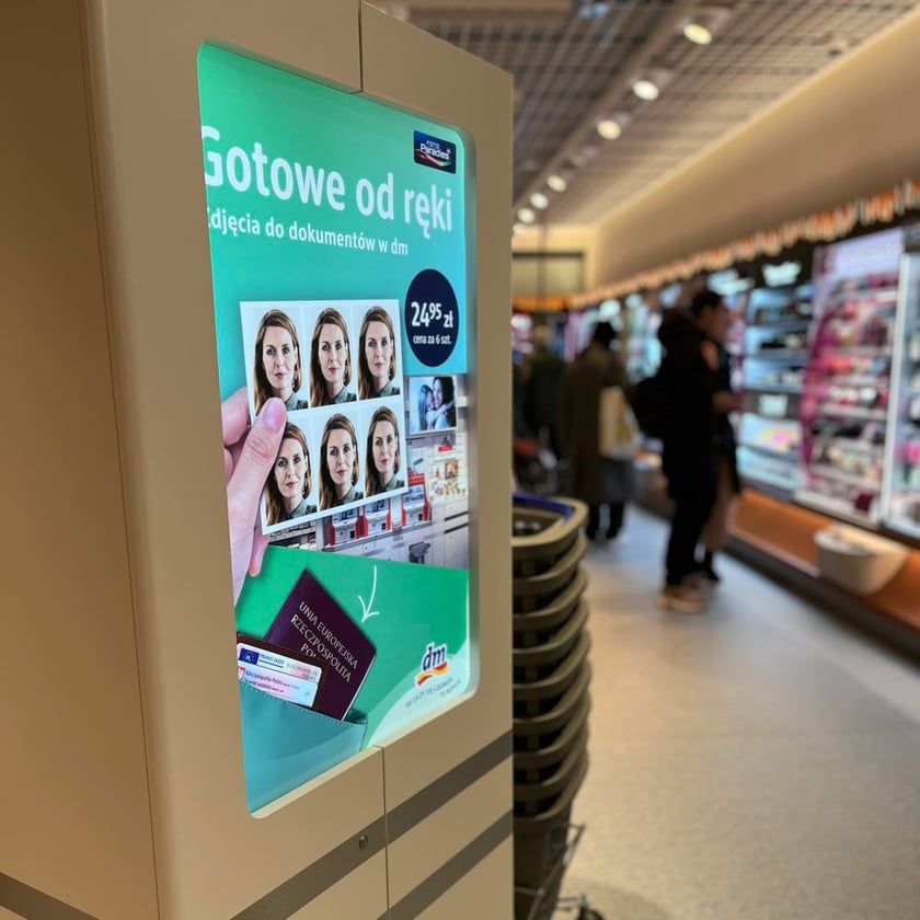 Drogeria dm czyli słynna niemiecka sieć ?Dm-drogerie markt? otworzyła w grudniu dwa nowe sklepy we Wrocławiu i Myślenicach.