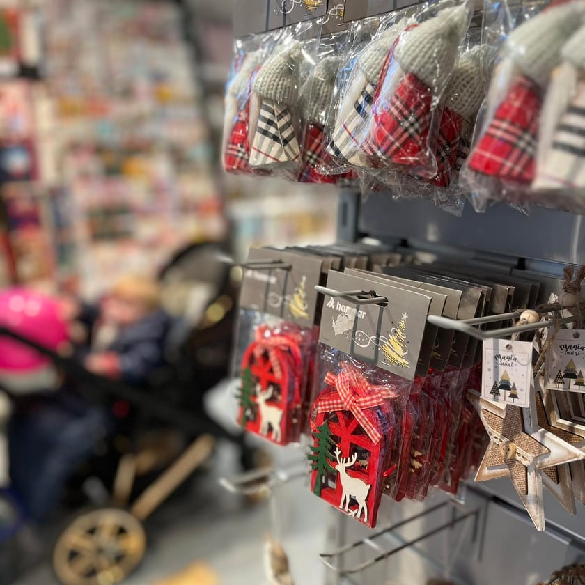 Drogeria dm czyli słynna niemiecka sieć ?Dm-drogerie markt? otworzyła w grudniu dwa nowe sklepy we Wrocławiu i Myślenicach.