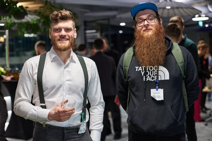 Na zdjęciu uczestnicy spotkania. W piątek, 9 grudnia br., w siedzibie Google we Wrocławiu zaprezentowano najbardziej wyczekiwaną publikację polskiej branży startupowej, czyli najnowszy raport ?Polskie Startupy 2022?.