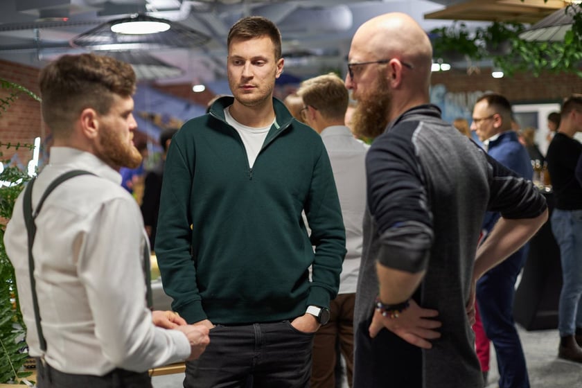 Na zdjęciu uczestnicy spotkania. W piątek, 9 grudnia br., w siedzibie Google we Wrocławiu zaprezentowano najbardziej wyczekiwaną publikację polskiej branży startupowej, czyli najnowszy raport ?Polskie Startupy 2022?.