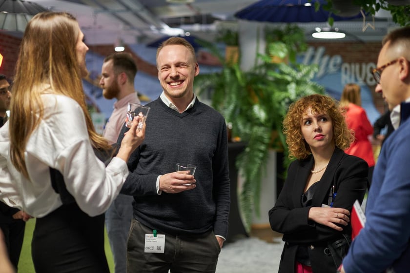 Na zdjęciu uczestnicy spotkania. W piątek, 9 grudnia br., w siedzibie Google we Wrocławiu zaprezentowano najbardziej wyczekiwaną publikację polskiej branży startupowej, czyli najnowszy raport ?Polskie Startupy 2022?.